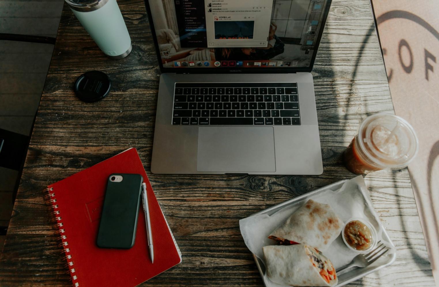 Material educativo de finanzas personales y planificación bancaria